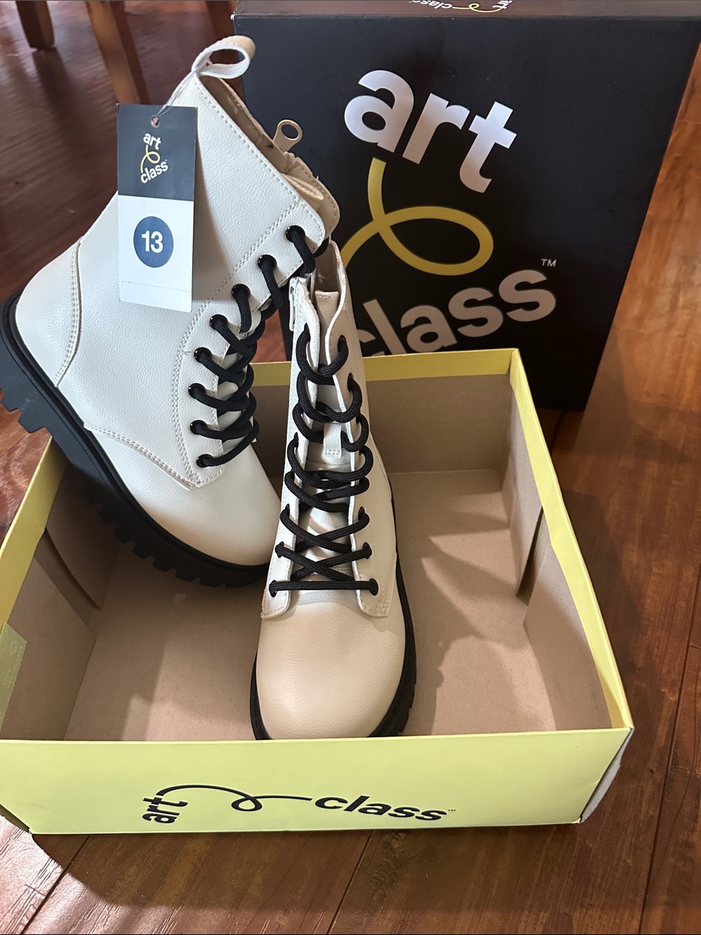 Art Class Cream Combat Boots Lug Sole Lace Up Kids 13 NWT